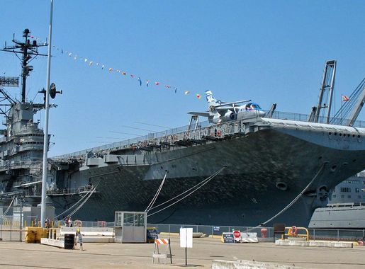 File:USS Hornet (Alameda, CA).JPG - Wikimedia Commons