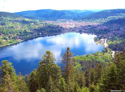 File:Gérardmer. Lac et région , vus de la tour de Mérelle. (4).  20-05-2007.JPG - Wikimedia Commons