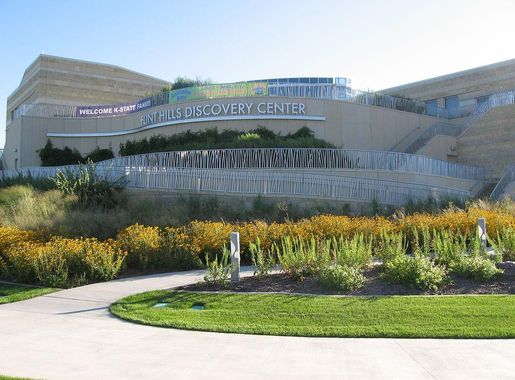 Archivo:Flint Hills Discovery Center.JPG - Wikipedia, la enciclopedia libre