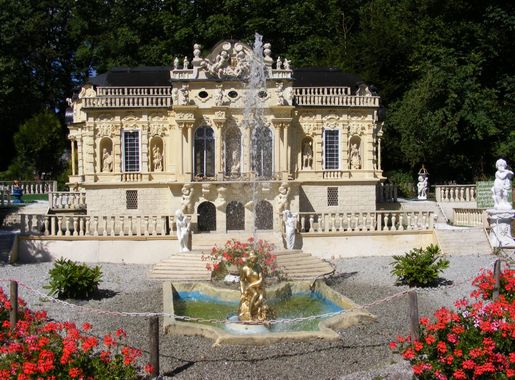 File:Modellpark Mönichkirchen - Schloss Linderhof.JPG - Wikimedia Commons