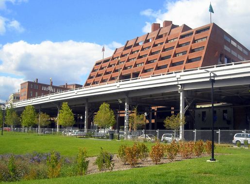 File:Whitehurst Freeway and Waterfront Center.jpg - Wikimedia Commons