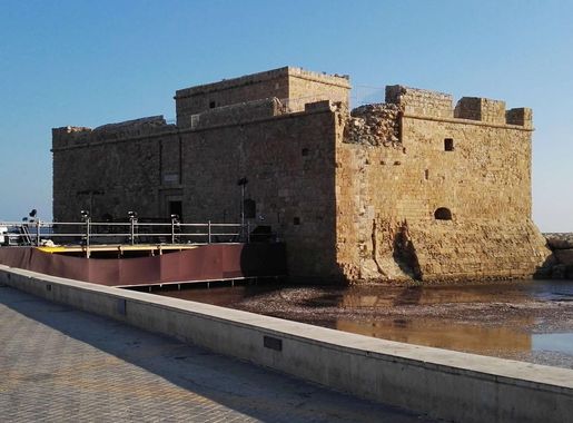 File:Cyprus-Paphos-Castle-0916.jpg - Wikimedia Commons