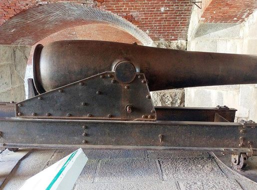 File:Fort Knox, Maine, 10-inch Rodman Gun (4).jpg - Wikimedia Commons