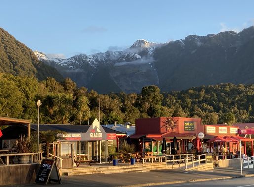 File:Fox Glacier main street MRD.jpg - Wikimedia Commons