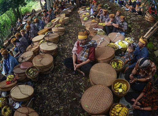 Berkas:Tradisi Nyadran Rejeban plabengan.jpg - Wikipedia bahasa Indonesia,  ensiklopedia bebas