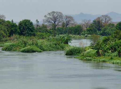 File:2010-10-21 11-32-03 Malawi - Walkers Ferry.JPG - Wikimedia Commons
