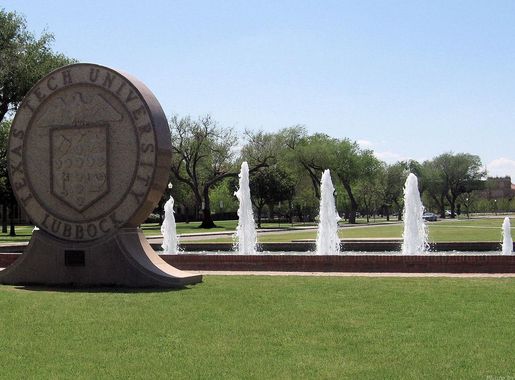 File:Texas Tech Campus Entrance.jpg - Wikimedia Commons