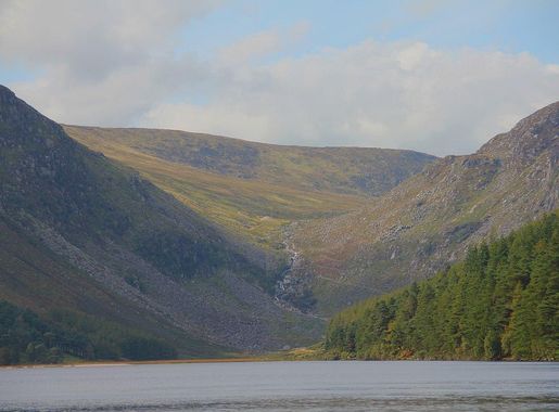 File:Wicklow Mountains National Park Glendalough Valley Upper Lake 07.JPG -  Wikimedia Commons