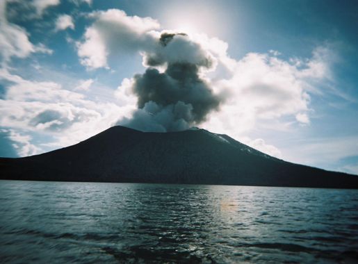 File:Tavurvur volcano eruption 2010.jpg - Wikimedia Commons