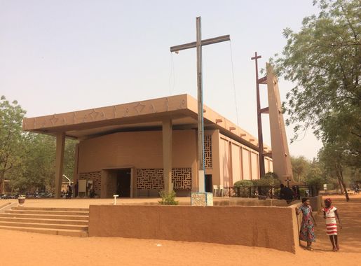 Fichier:Niger, Niamey, Cathedral.jpg — Wikipédia