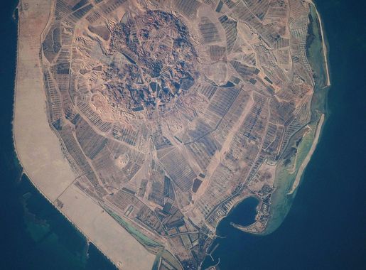 File:Sir Bani Yas Island, United Arab Emirates.jpg - Wikimedia Commons