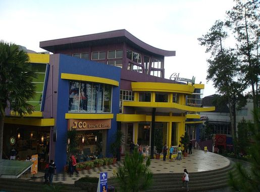 File:Cihampelaswalk.JPG - Wikimedia Commons