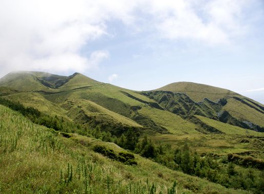 File:Pico do Montoso, Norte Grande, Calheta, ilha de São Jorge, Açores.JPG  - Wikimedia Commons