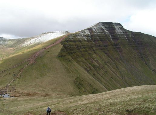 File:Pen y Fan from Cribyn.jpg - Wikipedia