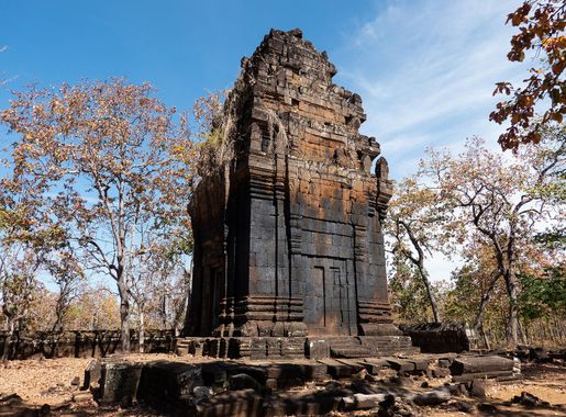 File:03-Prasat Neang Khmau, Koh Ker-nX-4.jpg - Wikimedia Commons