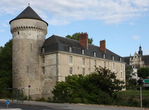 Fichier:Tours - château.JPG — Wikipédia