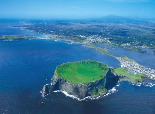 File:Seongsan Ilchulbong from the air.jpg - Wikipedia