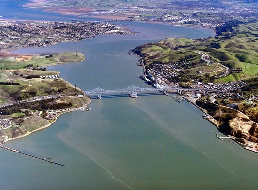 File:Carquinez Strait aerial view.jpg - Wikimedia Commons