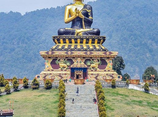 File:Buddha statue at Buddha Park of Ravangla, Sikkim, India (2).jpg -  Wikimedia Commons