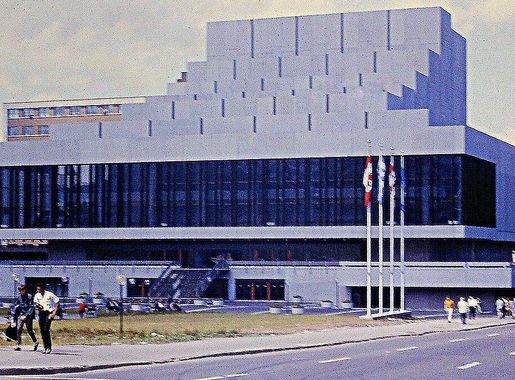 Fichier:Théâtre Maisonneuve.jpg — Wikipédia