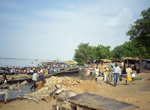 File:Segou market.jpg - Wikimedia Commons