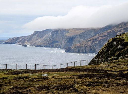 File:Slieve League Cliffs - panoramio.jpg - Wikimedia Commons