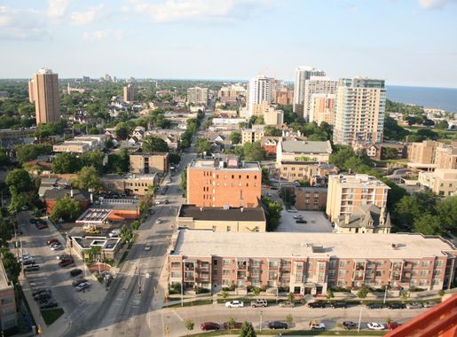 File:East side milwaukee overlooking north along farwell.jpg - Wikimedia  Commons