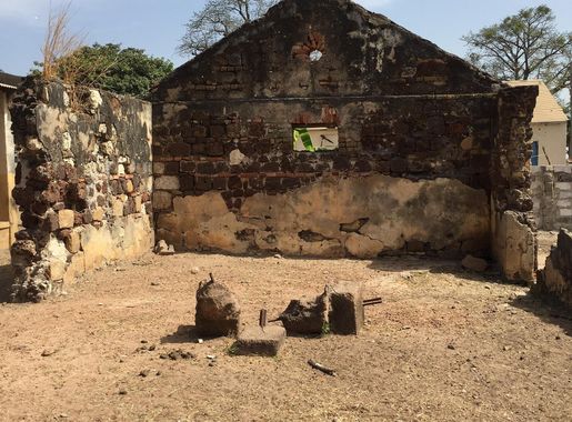 File:Portuguese Chapel in Albreda, The Gambia (23266092224).jpg - Wikimedia  Commons
