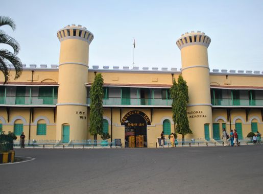 चित्र:Front View of Cellular Jail, Port Blair.JPG - विकिपीडिया