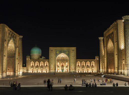 File:Registan square Samarkand, Uzbekistan, at night.jpg - Wikimedia Commons