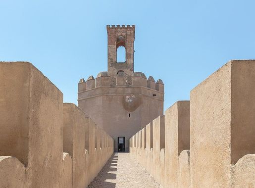 File:Torre de Espantaperros, Alcazaba, Badajoz, España, 2020-07-22, DD  38.jpg - Wikimedia Commons