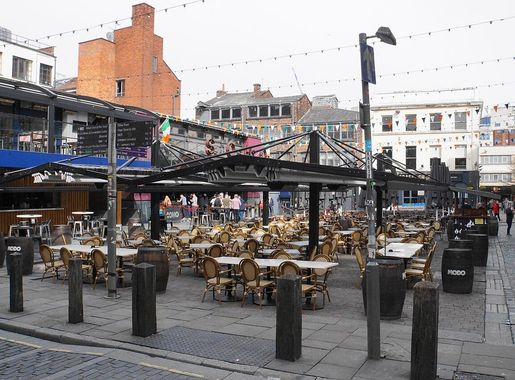 File:Concert Square - geograph.org.uk - 6100956.jpg - Wikimedia Commons