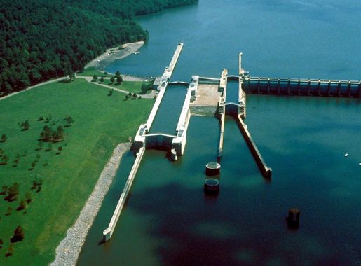 File:USACE Guntersville Lock and Dam.jpg - Wikimedia Commons