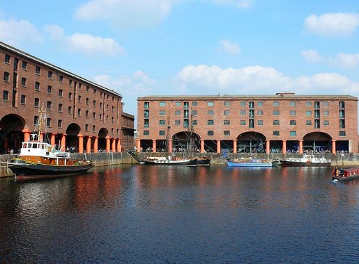 File:Albert Dock Liverpool wts.jpg - Wikimedia Commons