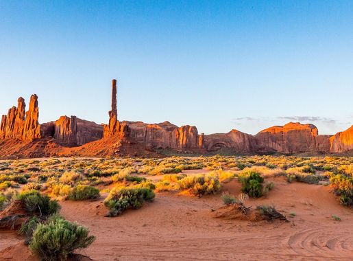 File:Sunrise at Monument Valley Navajo Tribal Park.jpg - Wikimedia Commons