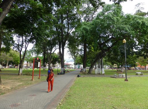 File:TnT PoS Woodford Square.jpg - Wikimedia Commons