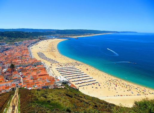 File:La grande plage de Nazaré - panoramio (20).jpg - Wikimedia Commons