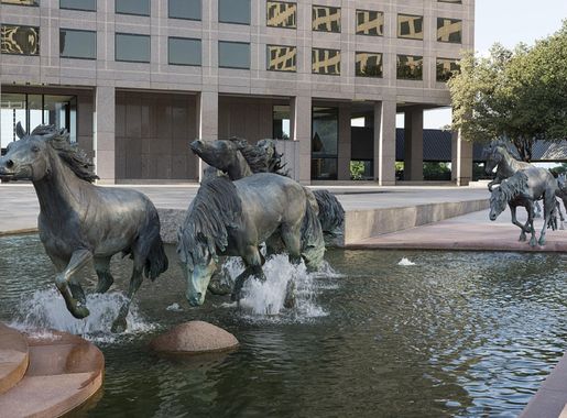 Free Images : monument, cityscape, pool, statue, zoo, symbol, metal, usa,  stallion, landmark, artwork, equestrian, sculpture, art, fountain, bronze,  texas, mustangs, water feature, architectural, gallop, horse like mammal,  irving, las colinas, robert