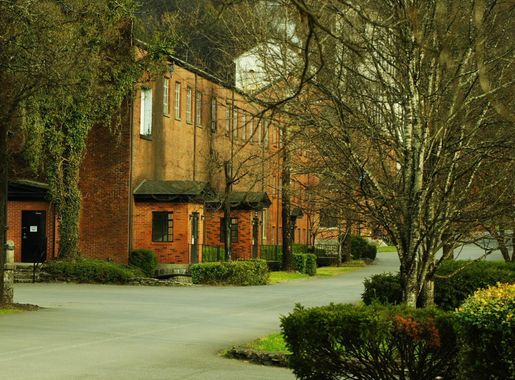 Soubor:Jack-Daniels-distillery-tn1.jpg – Wikipedie