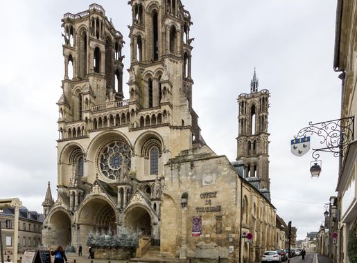 File:West facade of the Laon cathedral-5640.jpg - Wikimedia Commons