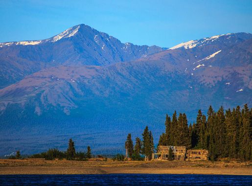 File:Burwash Landing - Kluane Lake - the 'ol Homestead has seen better  days.!! (16190811441).jpg - Wikimedia Commons