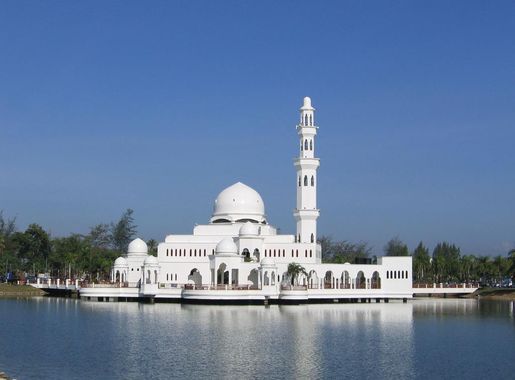 File:Floating Mosque.jpg - Wikimedia Commons