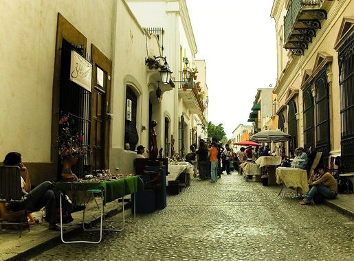 File:Tianguis at Barrio Antiguo.jpg - Wikimedia Commons