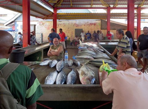 File:Fish Mongers Victoria Market Seychelles.jpg - Wikimedia Commons