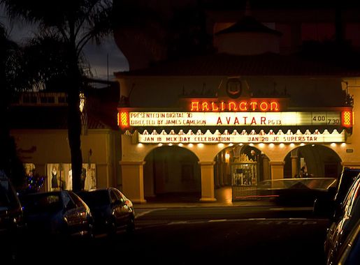 File:Arlington Theatre Santa Barbara at Night Avatar 2010.jpg - Wikimedia  Commons