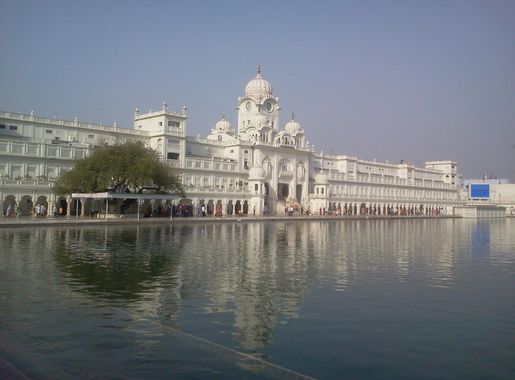 File:Amrit Sarovar, Harmandir Sahib.jpg - Wikimedia Commons