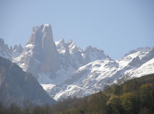 File:Naranjo de Bulnes2.jpg - Wikimedia Commons