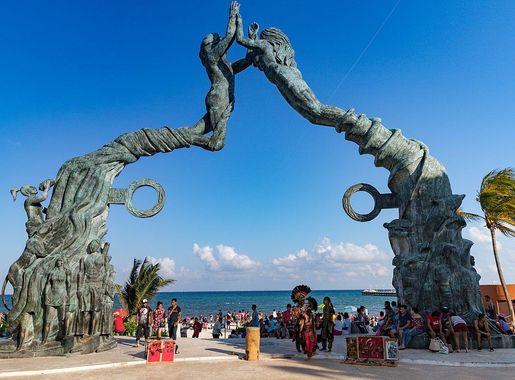 File:Fundadores Park Playa del Carmen, Mexico (29725330708).jpg - Wikimedia  Commons