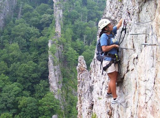 File:Climber on Via Ferrata at Nelson Rocks Preserve.jpg - Wikimedia Commons