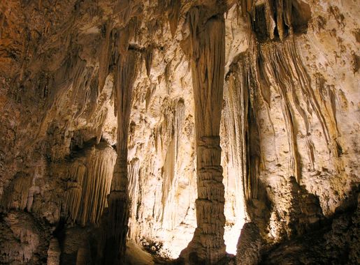 File:View inside Carlsbad Cavern-99.JPG - Wikimedia Commons